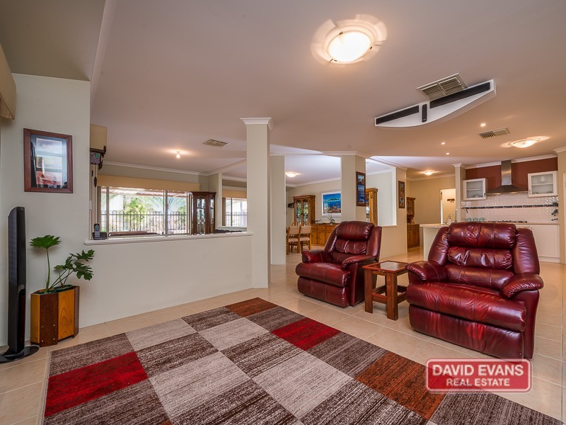 11 Boboli Way, Pearsall WA 6065