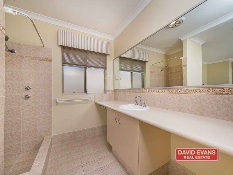 11 Boboli Way, Pearsall WA 6065