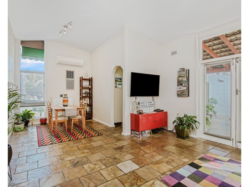 8 Taywood Drive, Wanneroo WA 6065