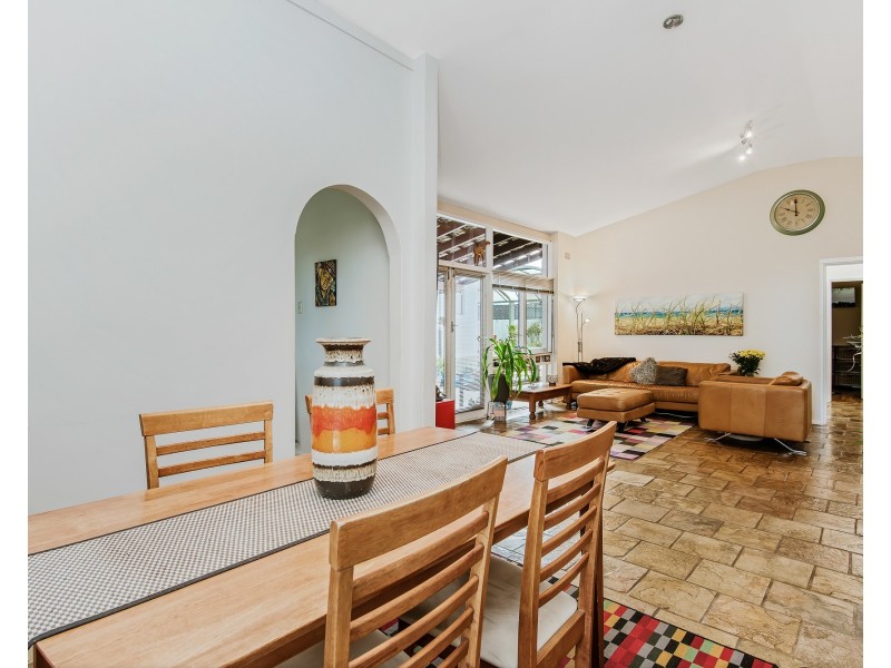 8 Taywood Drive, Wanneroo WA 6065