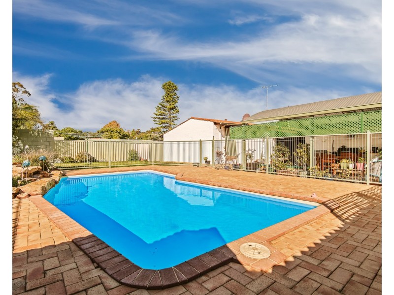 8 Taywood Drive, Wanneroo WA 6065