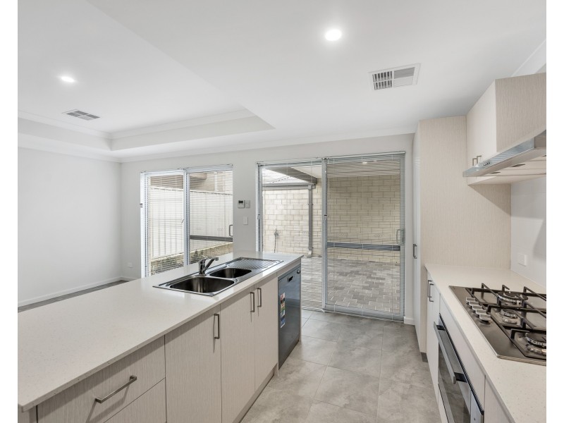 48 Hinckley Parkway, Hocking WA 6065