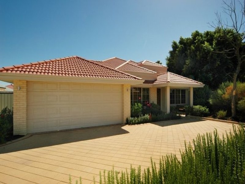 33 Kings Way, Madeley WA 6065