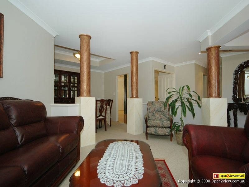 33 Kings Way, Madeley WA 6065