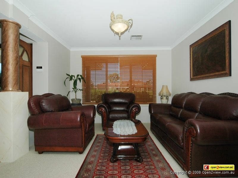 33 Kings Way, Madeley WA 6065