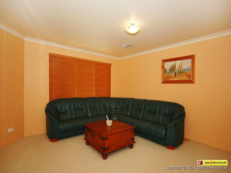 33 Kings Way, Madeley WA 6065