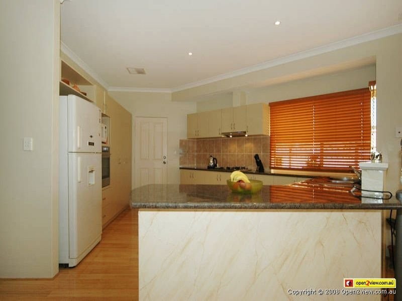 33 Kings Way, Madeley WA 6065