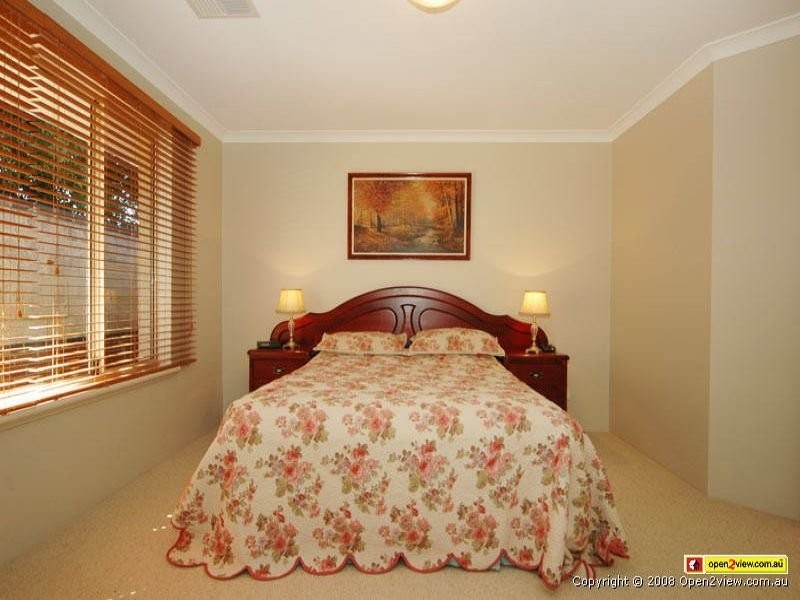 33 Kings Way, Madeley WA 6065