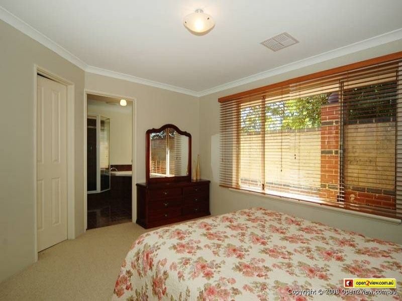 33 Kings Way, Madeley WA 6065