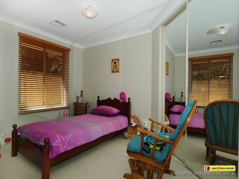 33 Kings Way, Madeley WA 6065