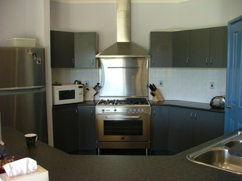 2 Bronzewing Grove, Mariginiup WA 6065