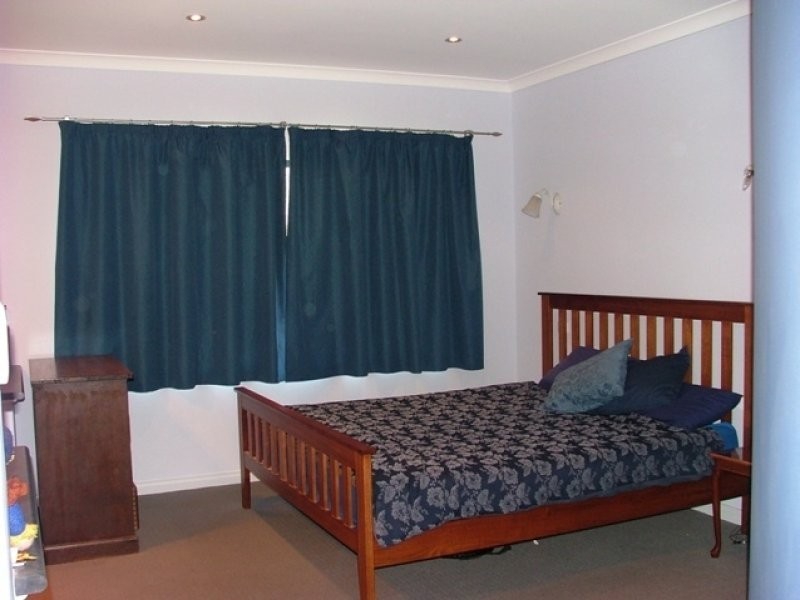 2 Bronzewing Grove, Mariginiup WA 6065