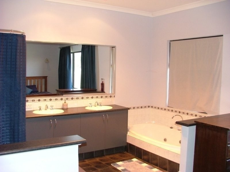 2 Bronzewing Grove, Mariginiup WA 6065