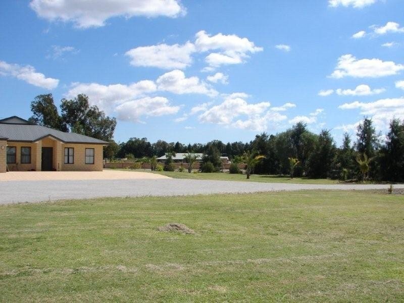 2 Bronzewing Grove, Mariginiup WA 6065