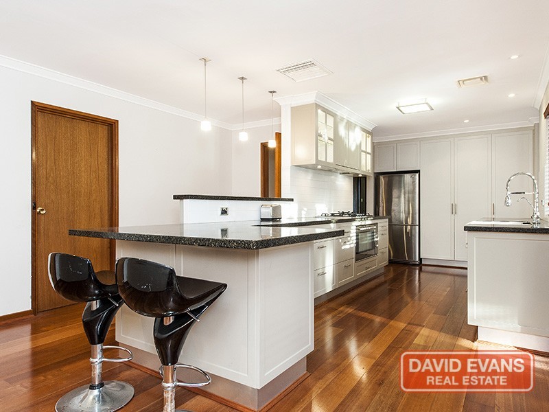 17 Benton Way, Warwick WA 6024