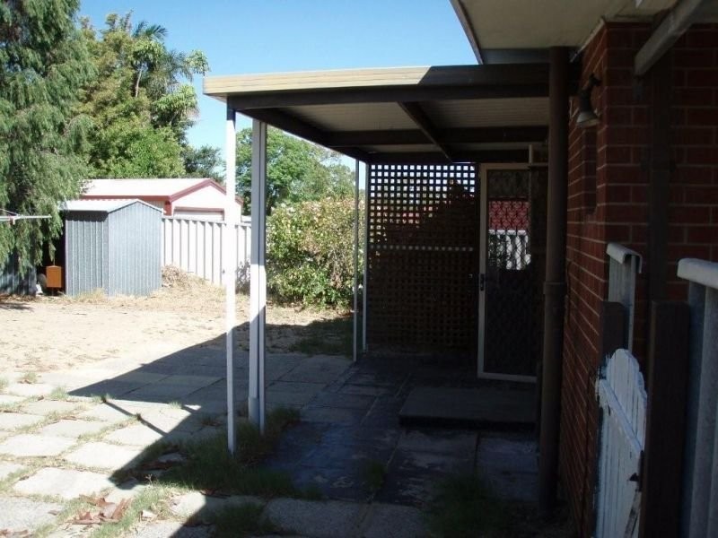 16 Girrawheen Avenue, Girrawheen WA 6064
