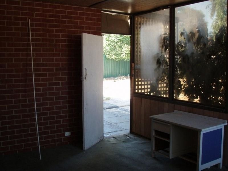 16 Girrawheen Avenue, Girrawheen WA 6064