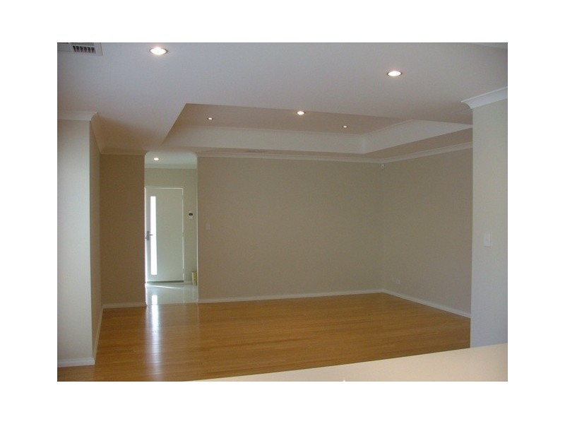 2/335 Coode Street, Dianella WA 6059