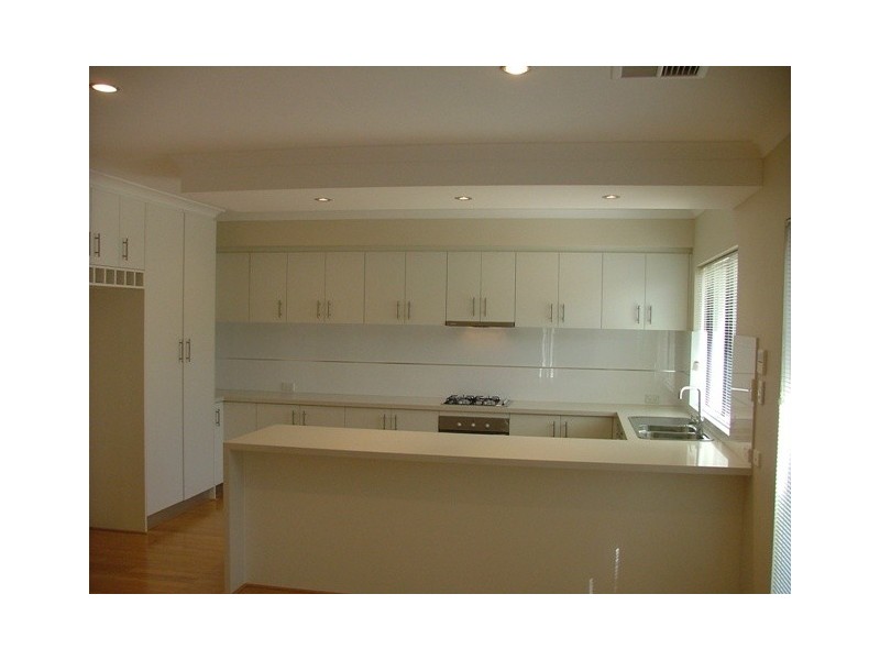 2/335 Coode Street, Dianella WA 6059