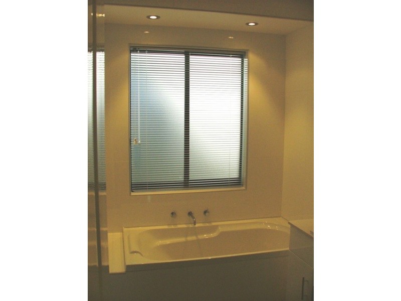 2/335 Coode Street, Dianella WA 6059