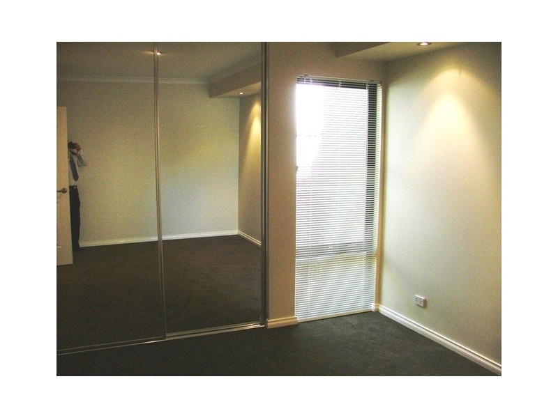 2/335 Coode Street, Dianella WA 6059