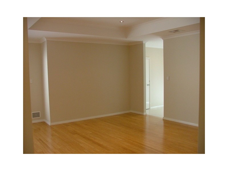 2/335 Coode Street, Dianella WA 6059