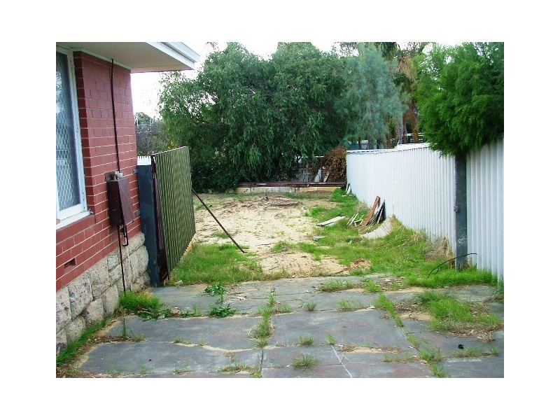 21 Roxwell Way, Girrawheen WA 6064