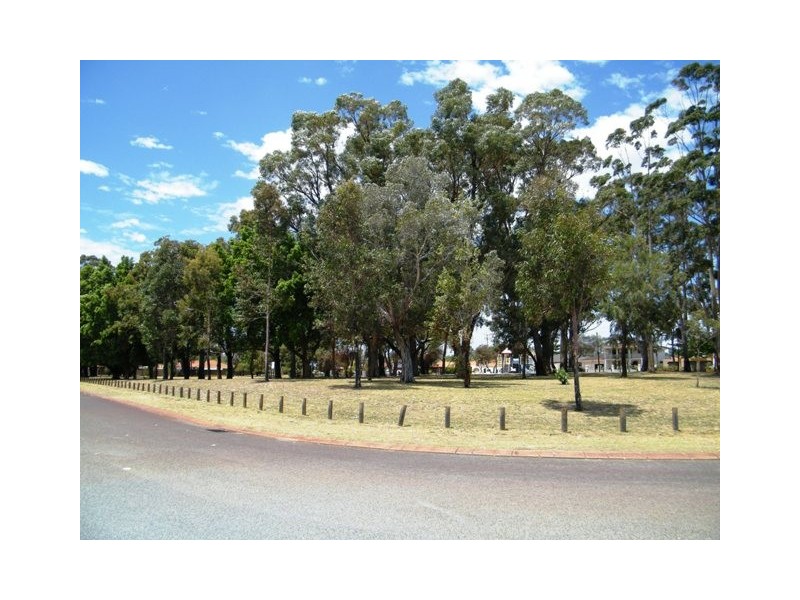 25 Capstone Way, Marangaroo WA 6064