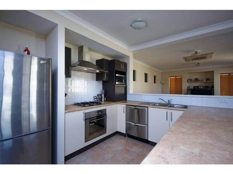 8 Milano Avenue, Stirling WA 6021