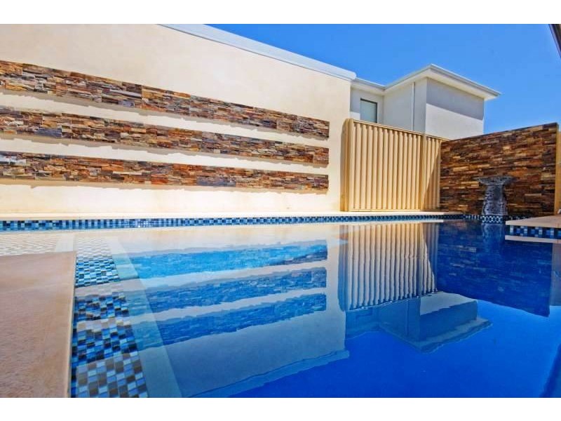 8 Milano Avenue, Stirling WA 6021