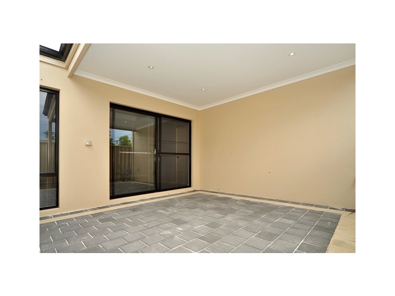13A Roberts Bridge Road, Nollamara WA 6061