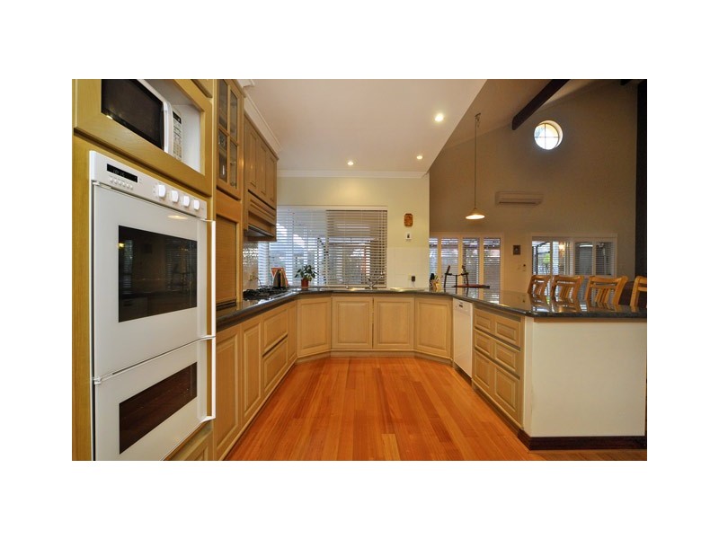 32 Ash Grove, Duncraig WA 6023
