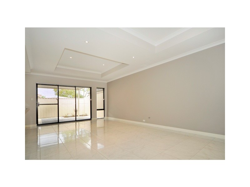 13B Roberts Bridge Road, Nollamara WA 6061