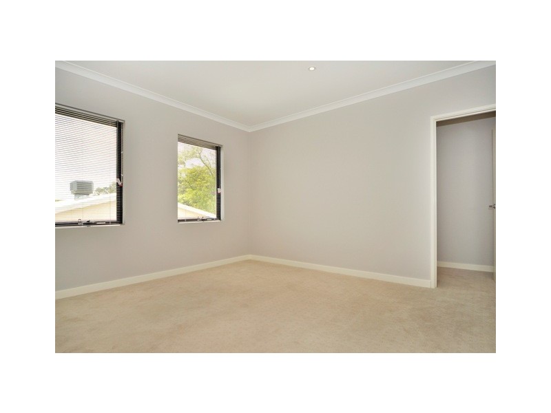 13B Roberts Bridge Road, Nollamara WA 6061