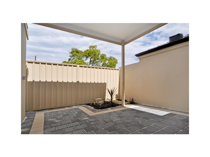 13B Roberts Bridge Road, Nollamara WA 6061