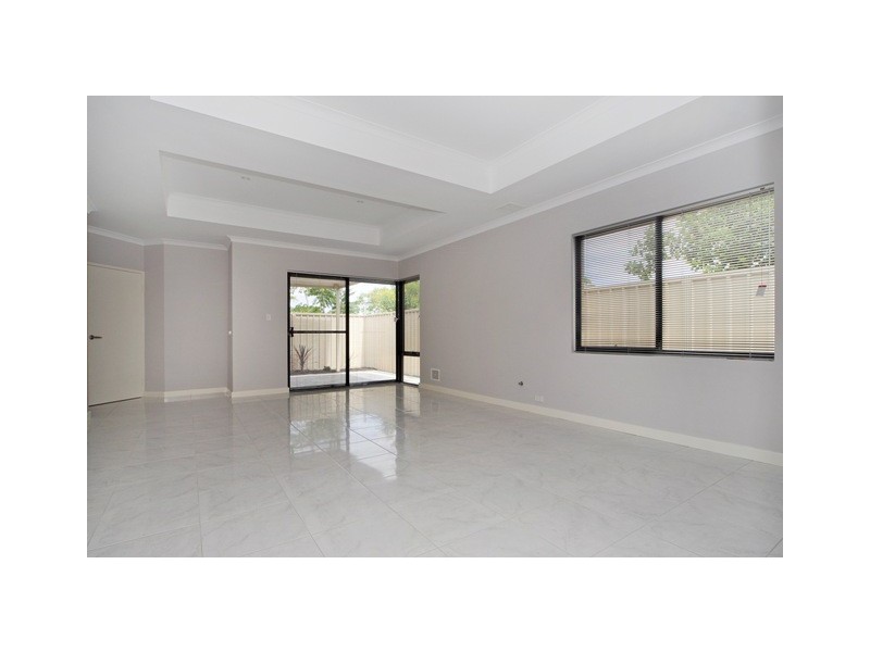 13C Roberts Bridge Road, Nollamara WA 6061