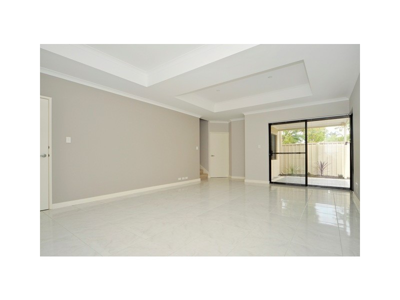 13C Roberts Bridge Road, Nollamara WA 6061