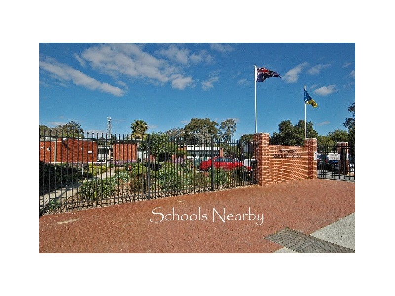 13C Roberts Bridge Road, Nollamara WA 6061