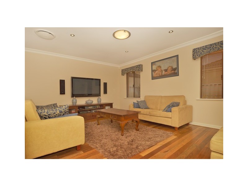 54  Chaucer Street, Yokine WA 6060