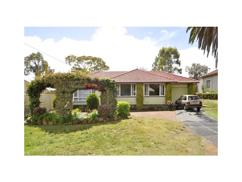 40 Adderley Street, Mount Claremont WA 6010
