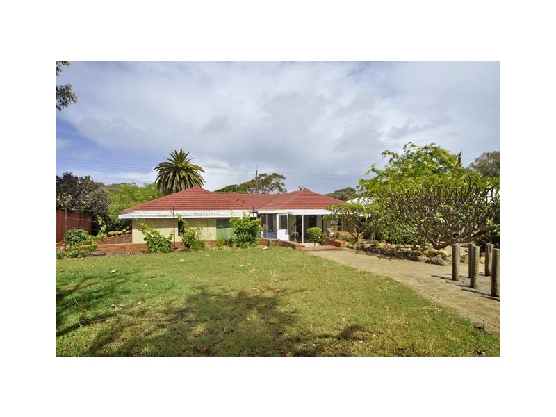 40 Adderley Street, Mount Claremont WA 6010