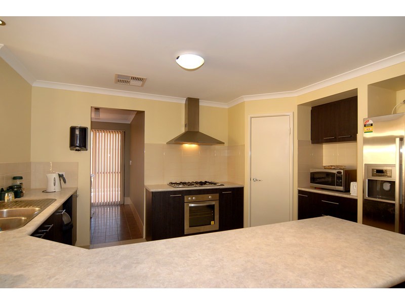 8 Fairywren Trail, Beeliar WA 6164