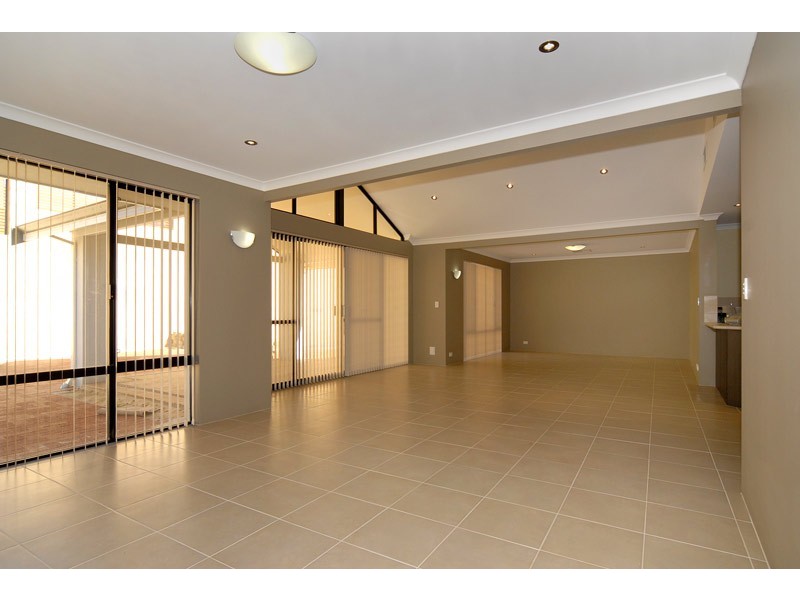 8 Fairywren Trail, Beeliar WA 6164