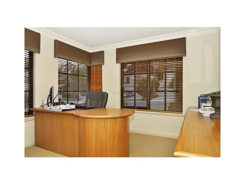 11 Plumosa Mews, Duncraig WA 6023