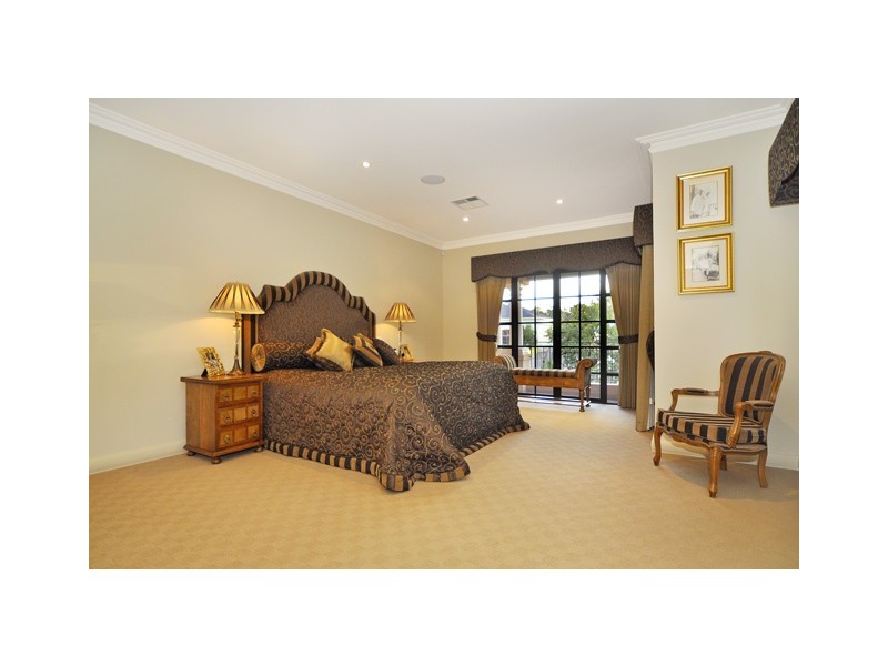 11 Plumosa Mews, Duncraig WA 6023