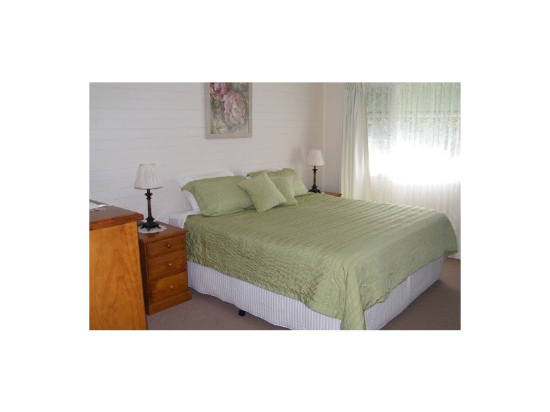 24B Connell Way, Girrawheen WA 6064