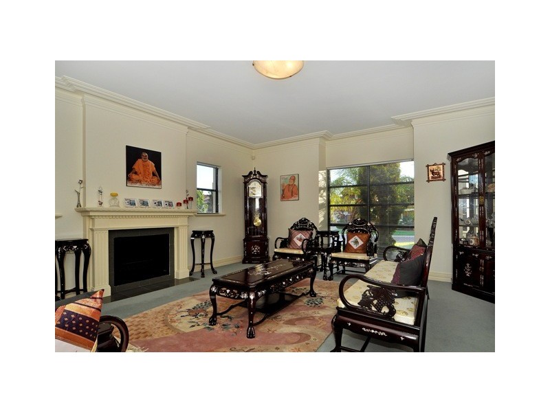 27 Ash Grove, Duncraig WA 6023