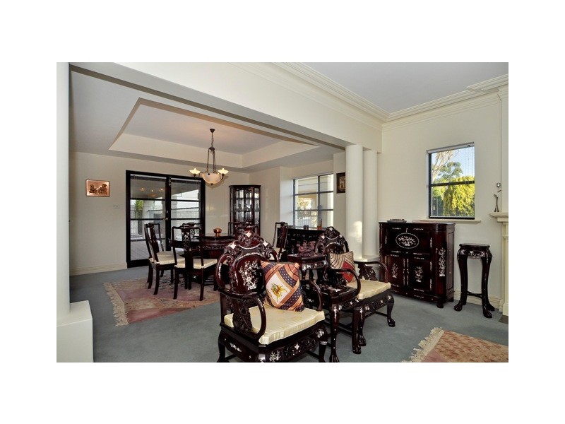 27 Ash Grove, Duncraig WA 6023