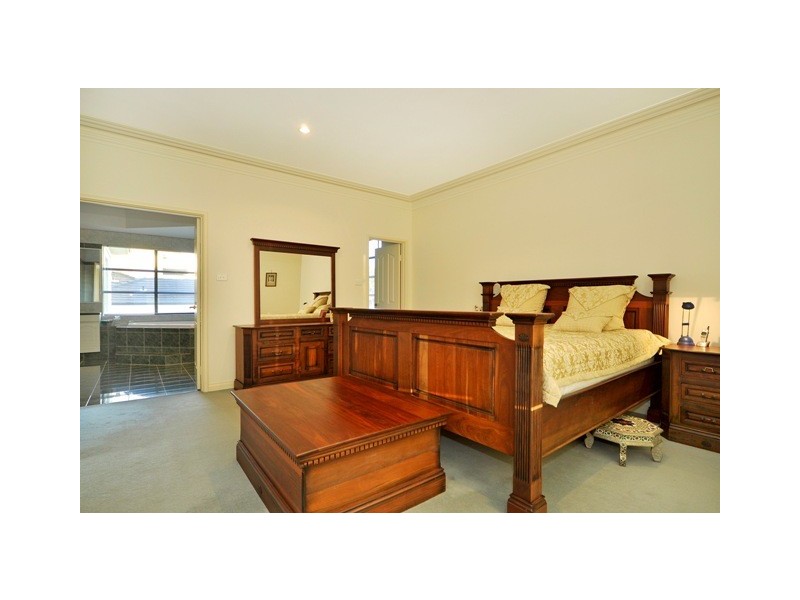 27 Ash Grove, Duncraig WA 6023