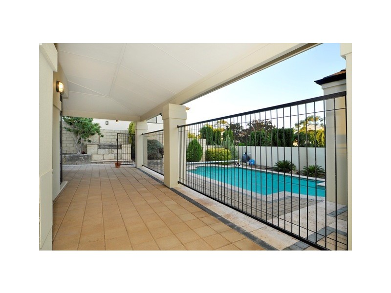 27 Ash Grove, Duncraig WA 6023